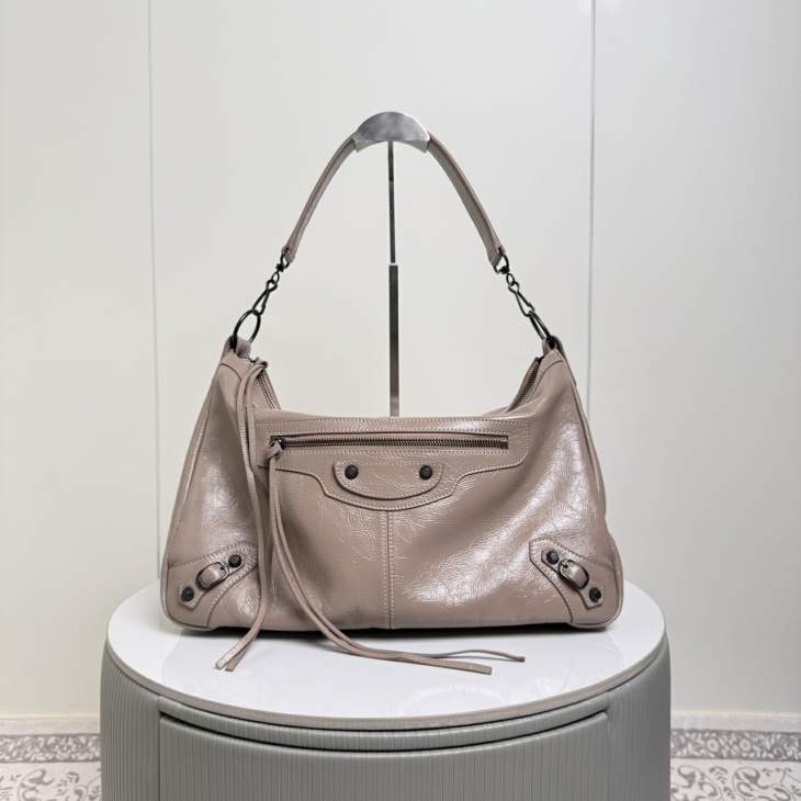 Picture of Balenciaga Handbags _SKUfw231688014fw